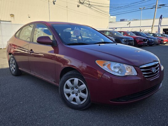 Hyundai Elantra Berline 4 portes, boîte automatique - L 2010 Rouge
